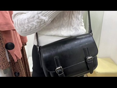 ❤️ Јавна мастурбација младе кучке ФералБерри са дилдом у соби за мерење ❌ Јебање на sr.basseyn-vsem.ru